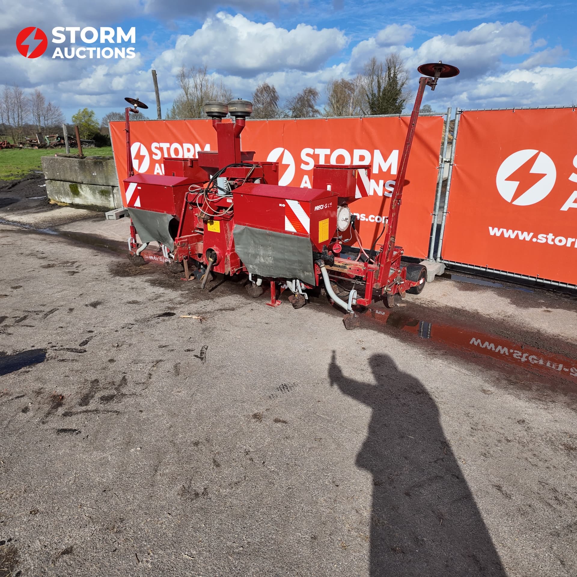 Kongskilde maiszaaimachine